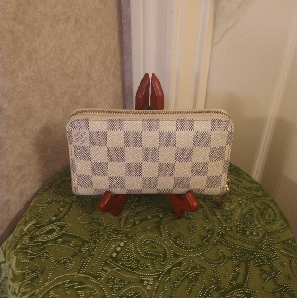 Louis Vuitton Damier Azur Zippy Compact Wallet - Picture 2 of 16